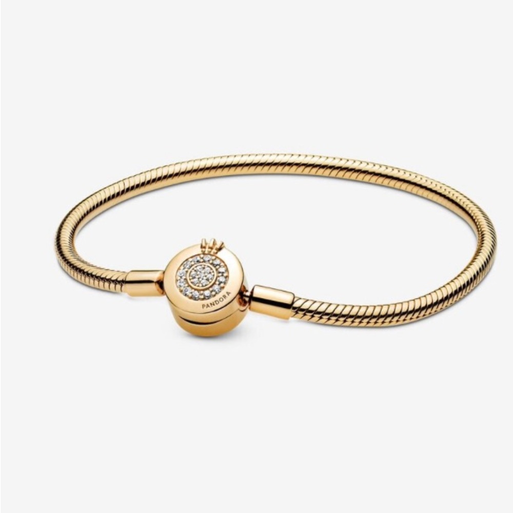Authentic Brand New Pandora Moments Sparkling Crown Snake Chain Bracelet. 7,5 in